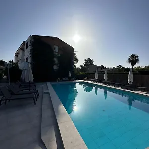  Apartment Leo